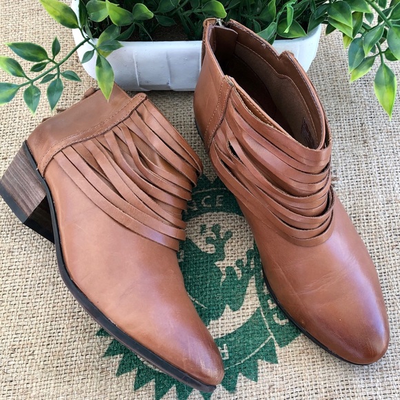 clarks soft leather boots